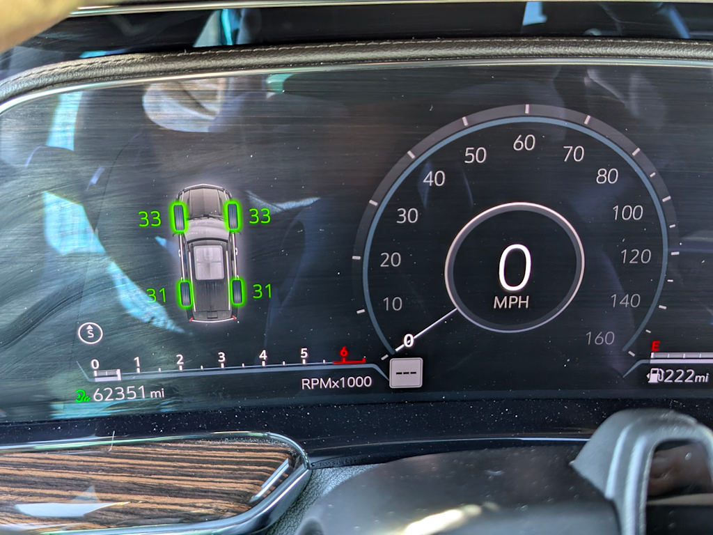 Thumbnail: 2023 Cadillac Escalade - 17