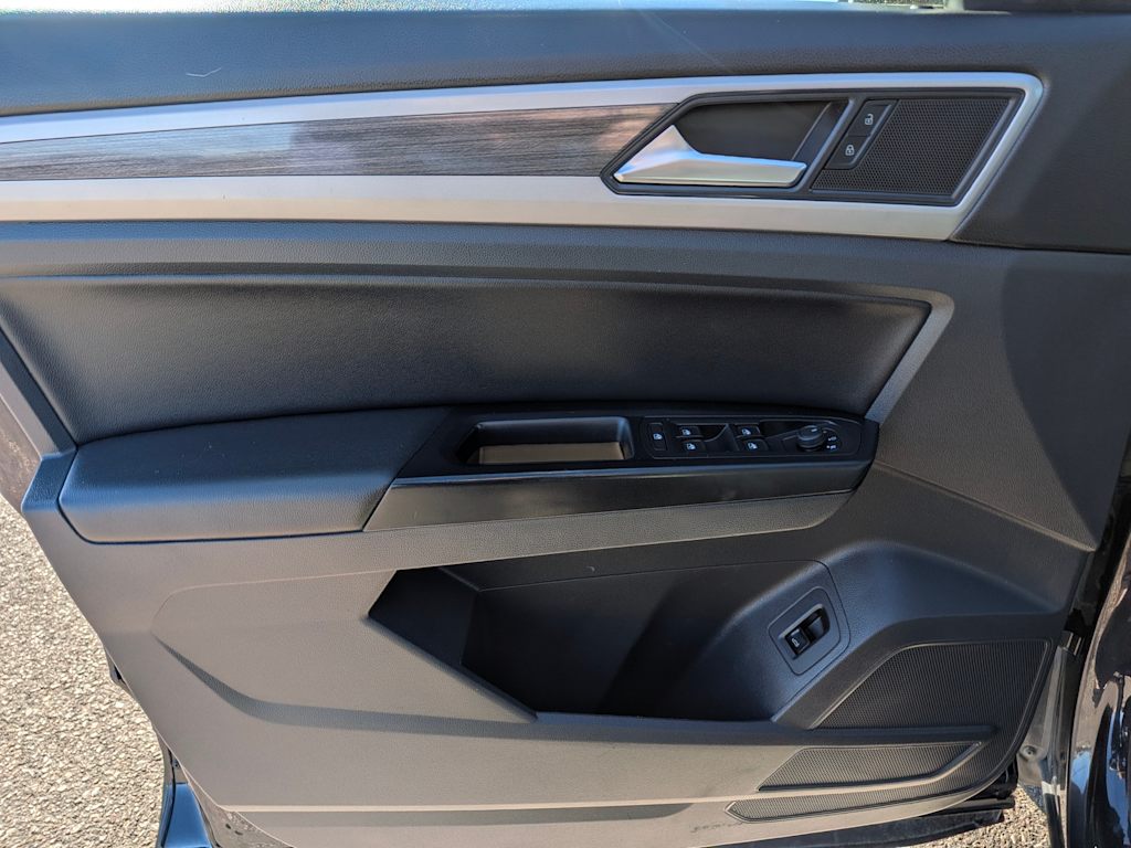 Thumbnail: 2021 Volkswagen Atlas - 25