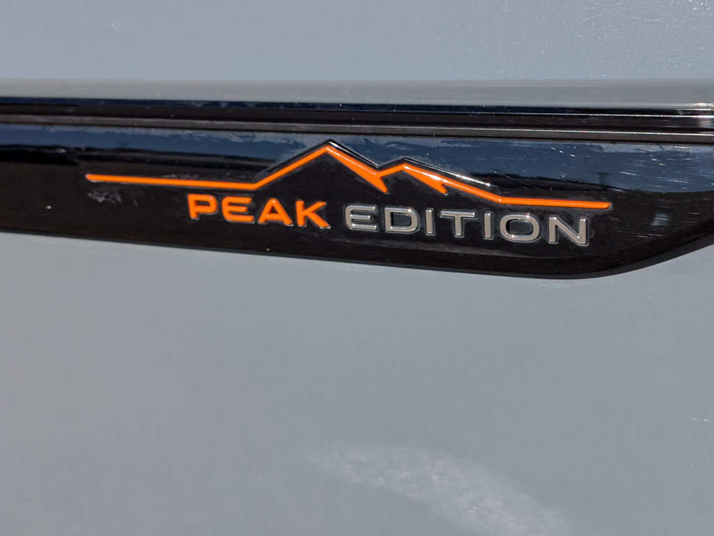 2024 Volkswagen Atlas Peak Edition SEL 29