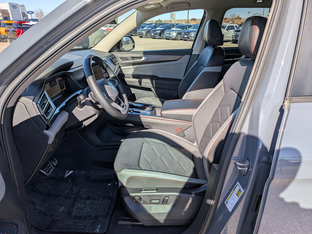 2024 Volkswagen Atlas Peak Edition SEL 12