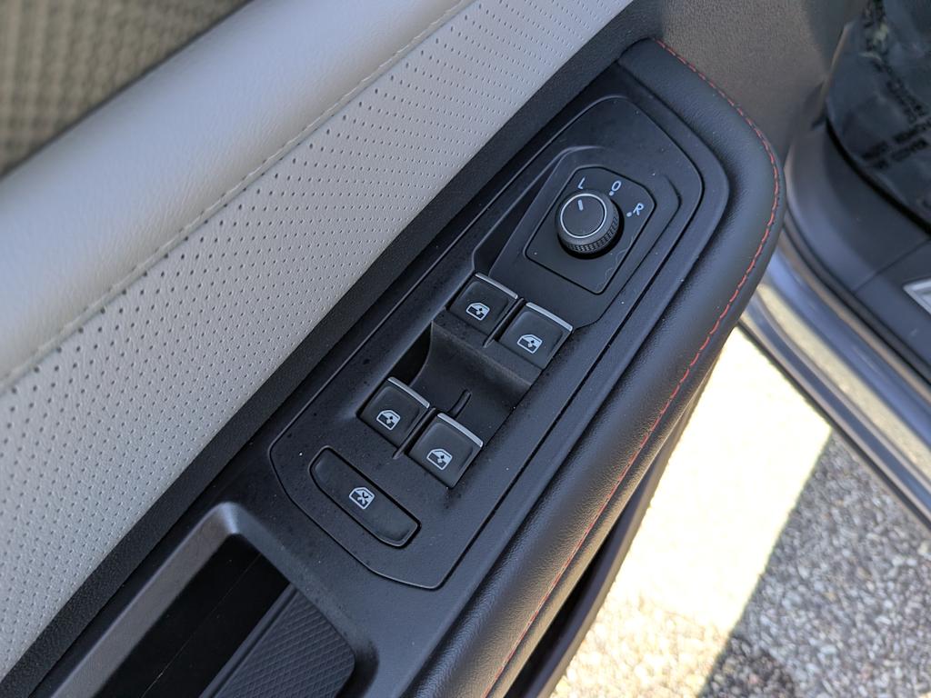 2024 Volkswagen Atlas Peak Edition SEL 33