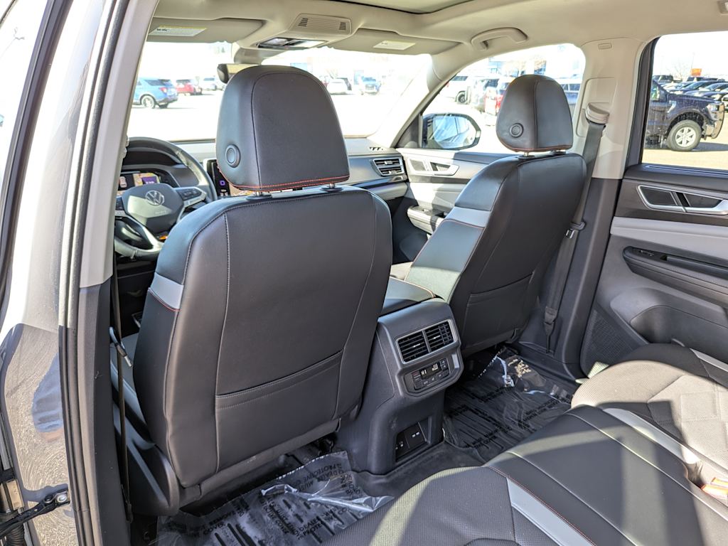 2024 Volkswagen Atlas Peak Edition SEL 13