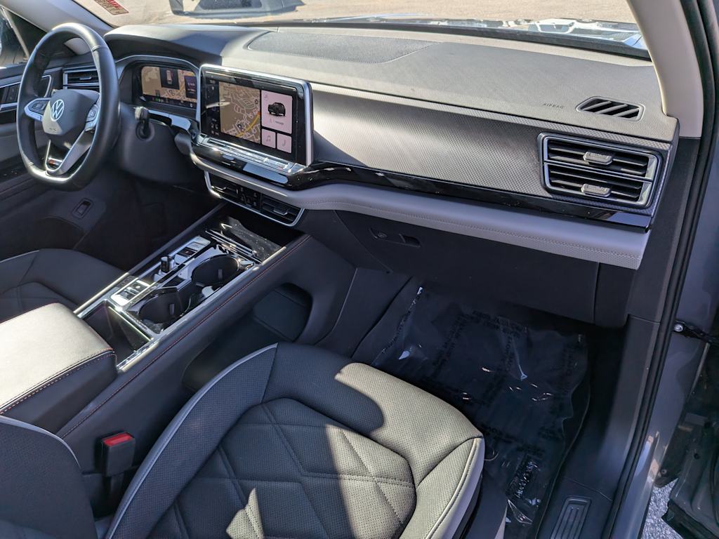 2024 Volkswagen Atlas Peak Edition SEL 14