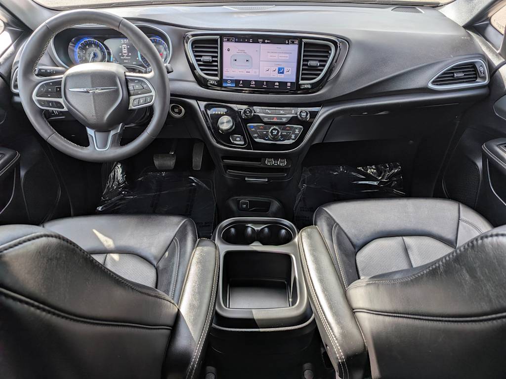 Thumbnail: 2025 Chrysler Pacifica - 10