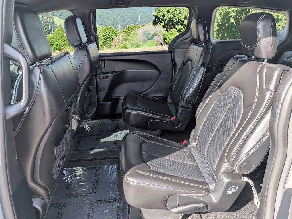 Thumbnail: 2025 Chrysler Pacifica - 13