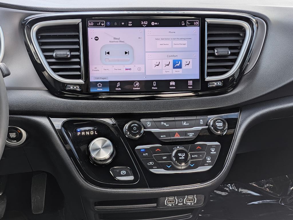Thumbnail: 2025 Chrysler Pacifica - 15