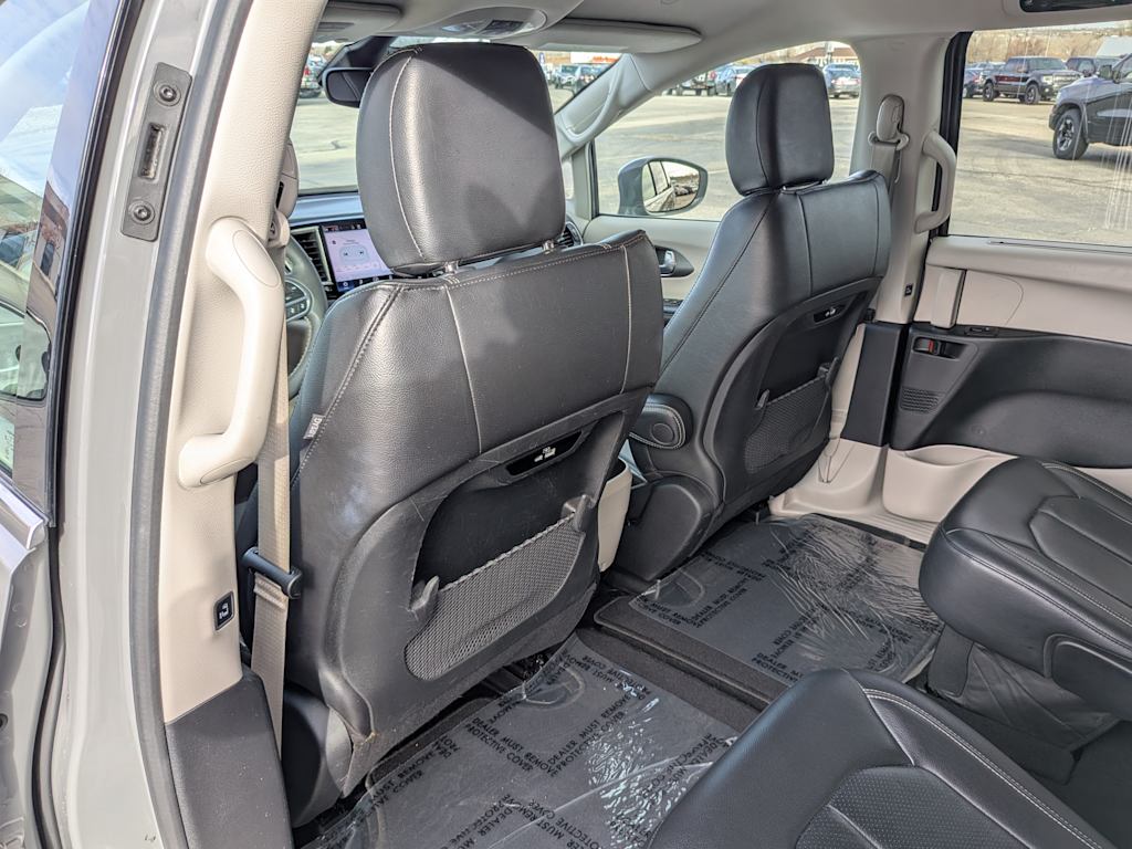 2022 Chrysler Pacifica Touring L 12