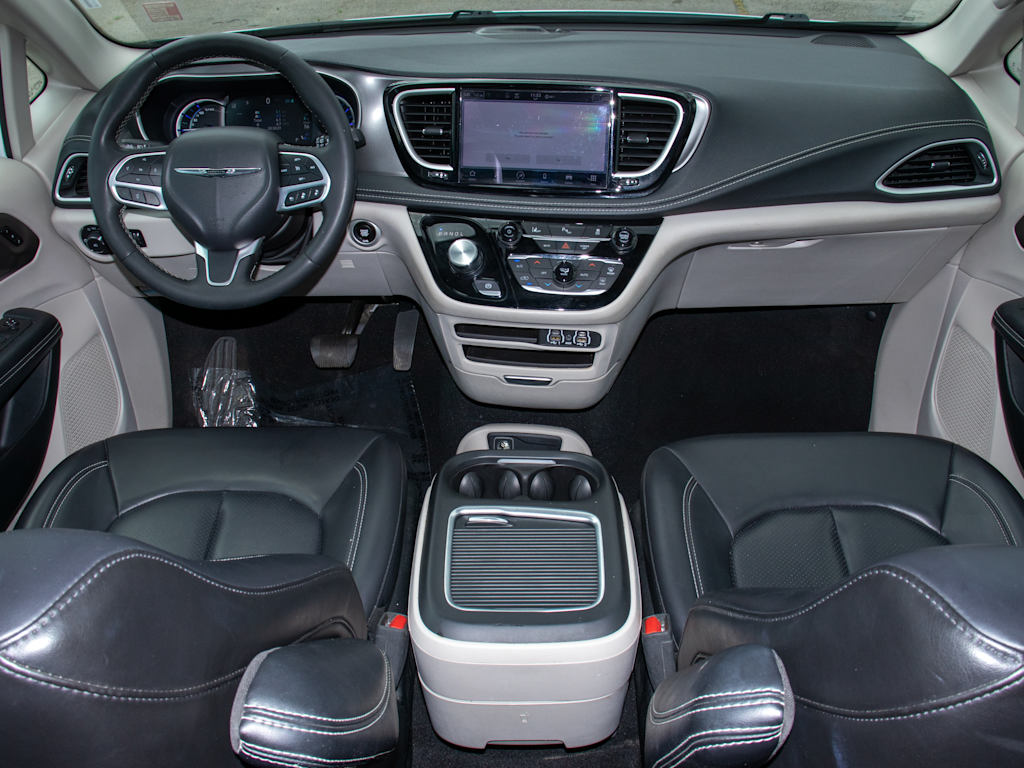 Thumbnail: 2023 Chrysler Pacifica - 2