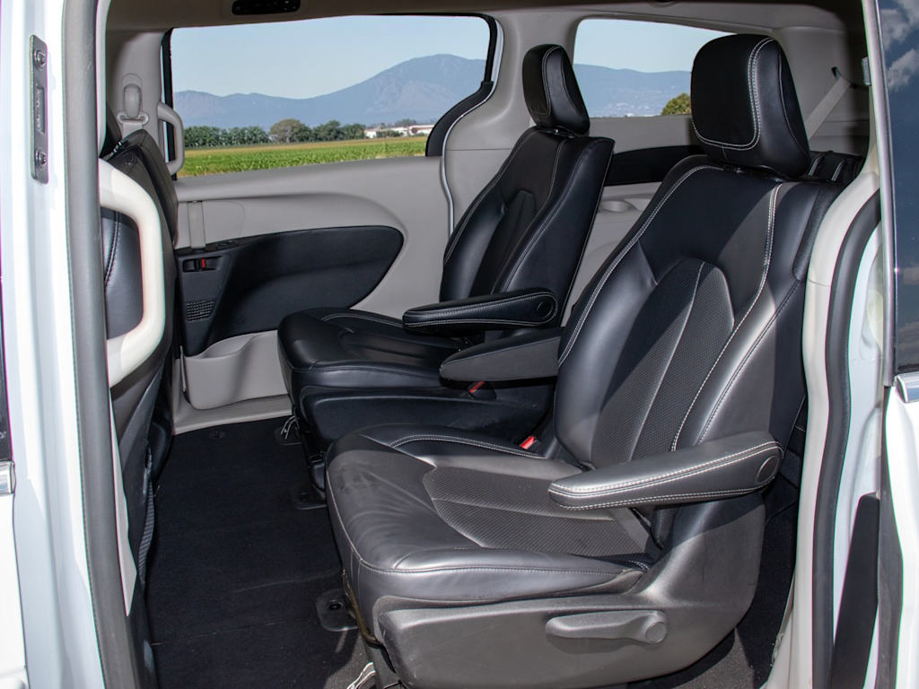 Thumbnail: 2023 Chrysler Pacifica - 13
