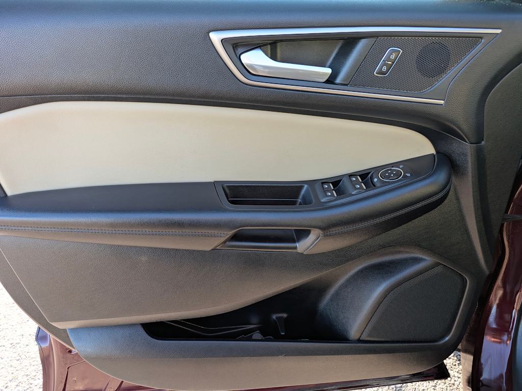 Thumbnail: 2022 Ford Edge - 25