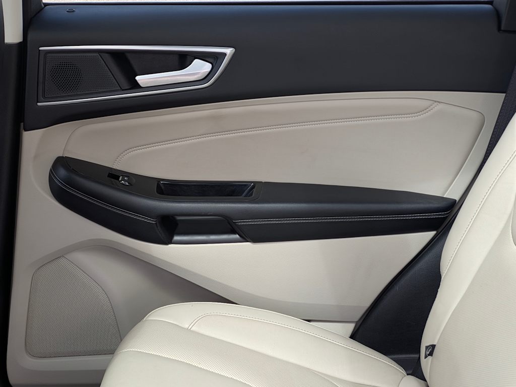 Thumbnail: 2020 Ford Edge - 29