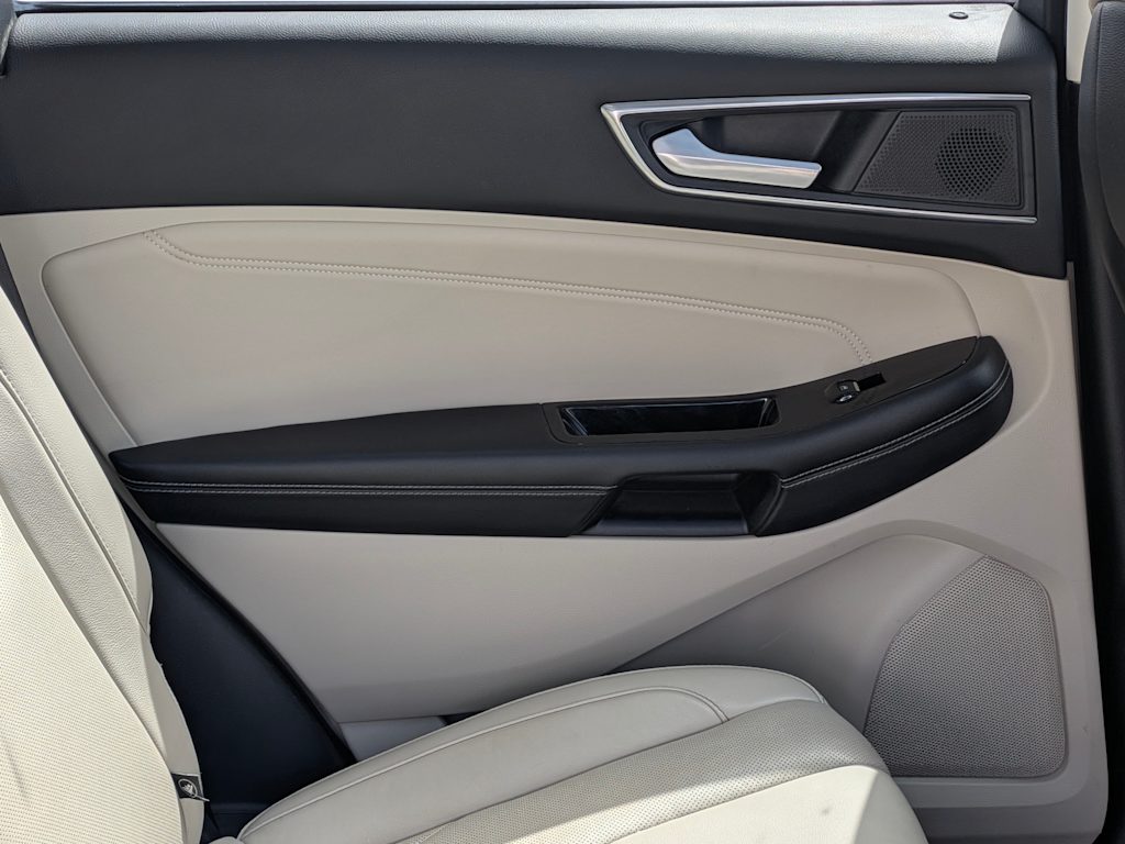 Thumbnail: 2020 Ford Edge - 32