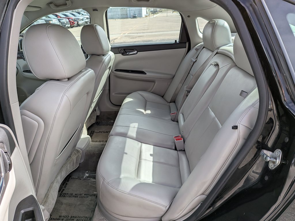 2016 Chevrolet Impala LTZ 32
