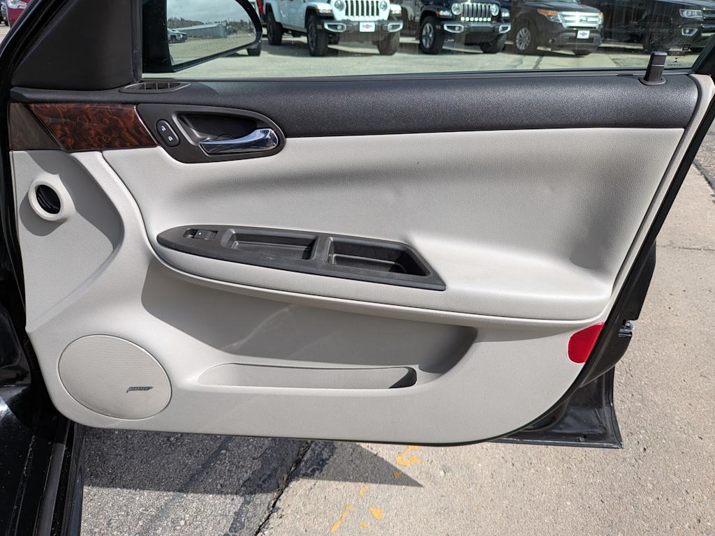 2016 Chevrolet Impala LTZ 34