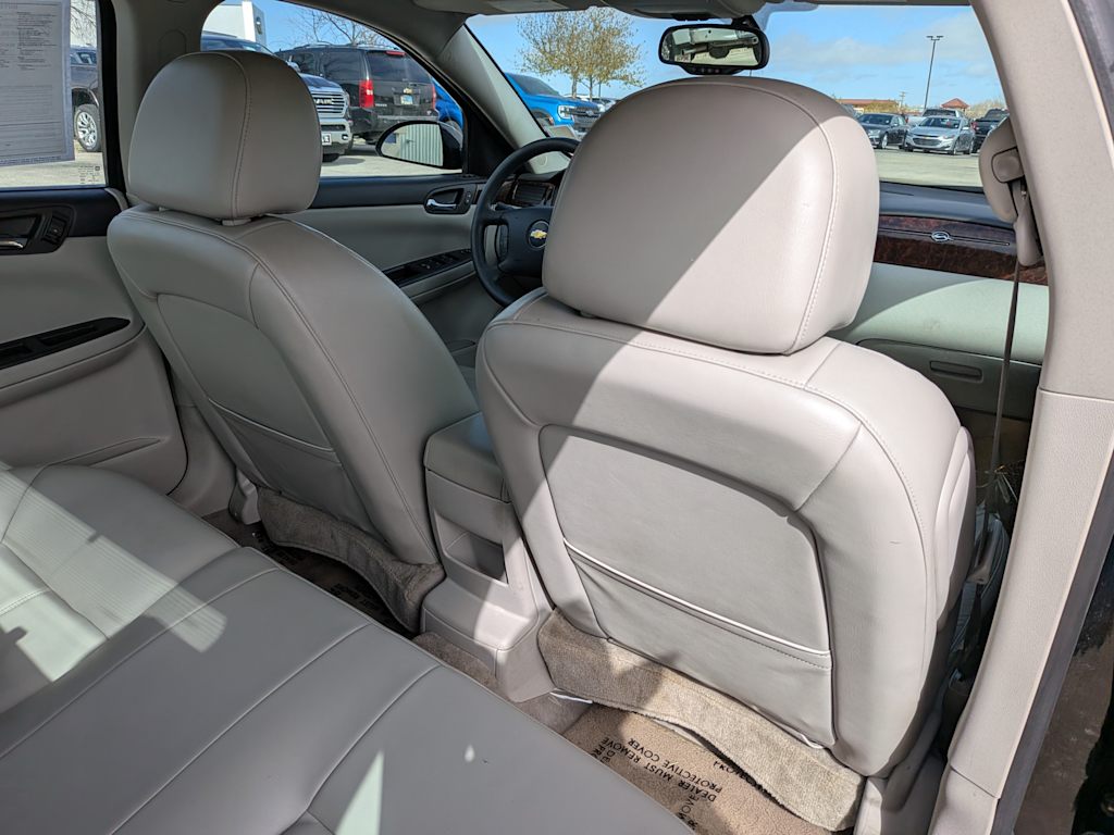 2016 Chevrolet Impala LTZ 35