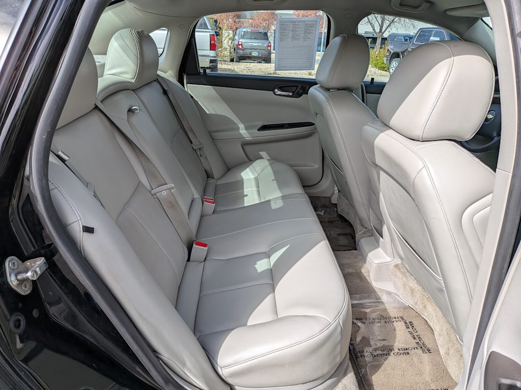 2016 Chevrolet Impala LTZ 36