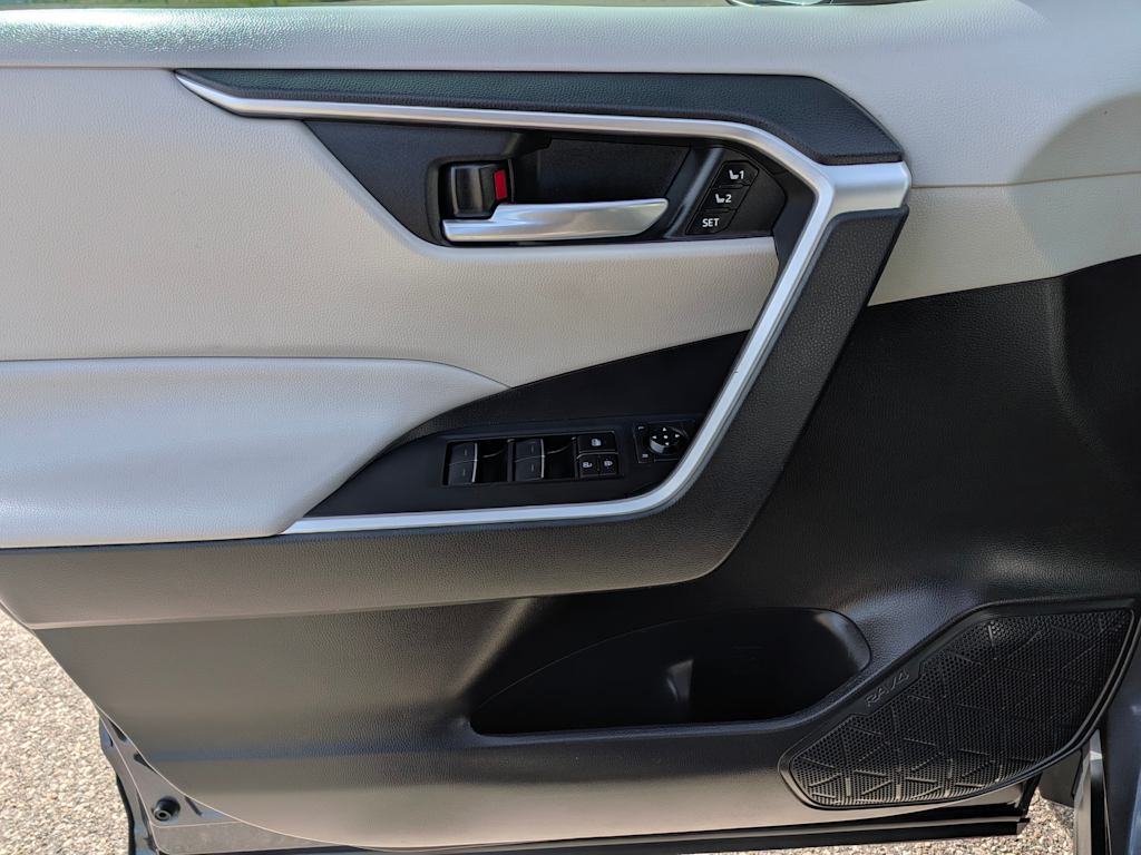 Thumbnail: 2023 Toyota RAV4 - 25