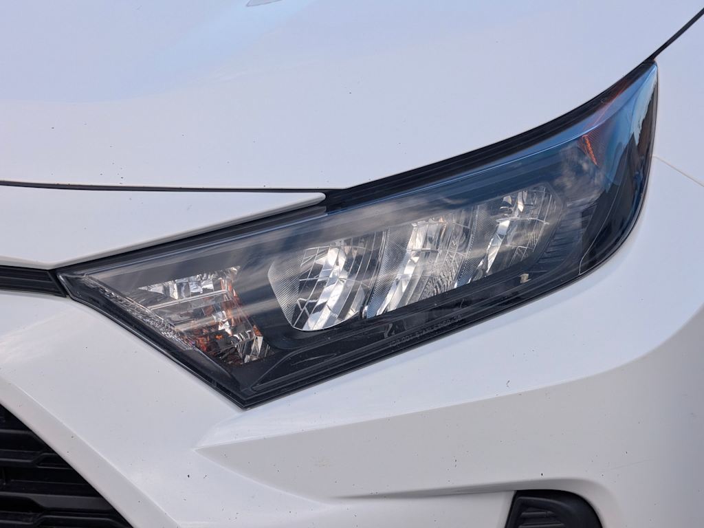 Thumbnail: 2022 Toyota RAV4 - 22