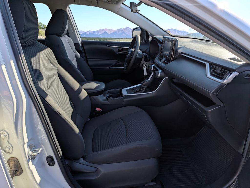 Thumbnail: 2020 Toyota RAV4 - 12