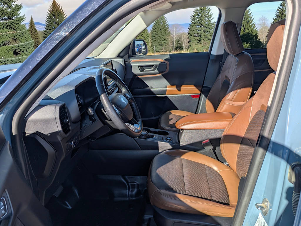 Thumbnail: 2022 Ford Bronco Sport - 11