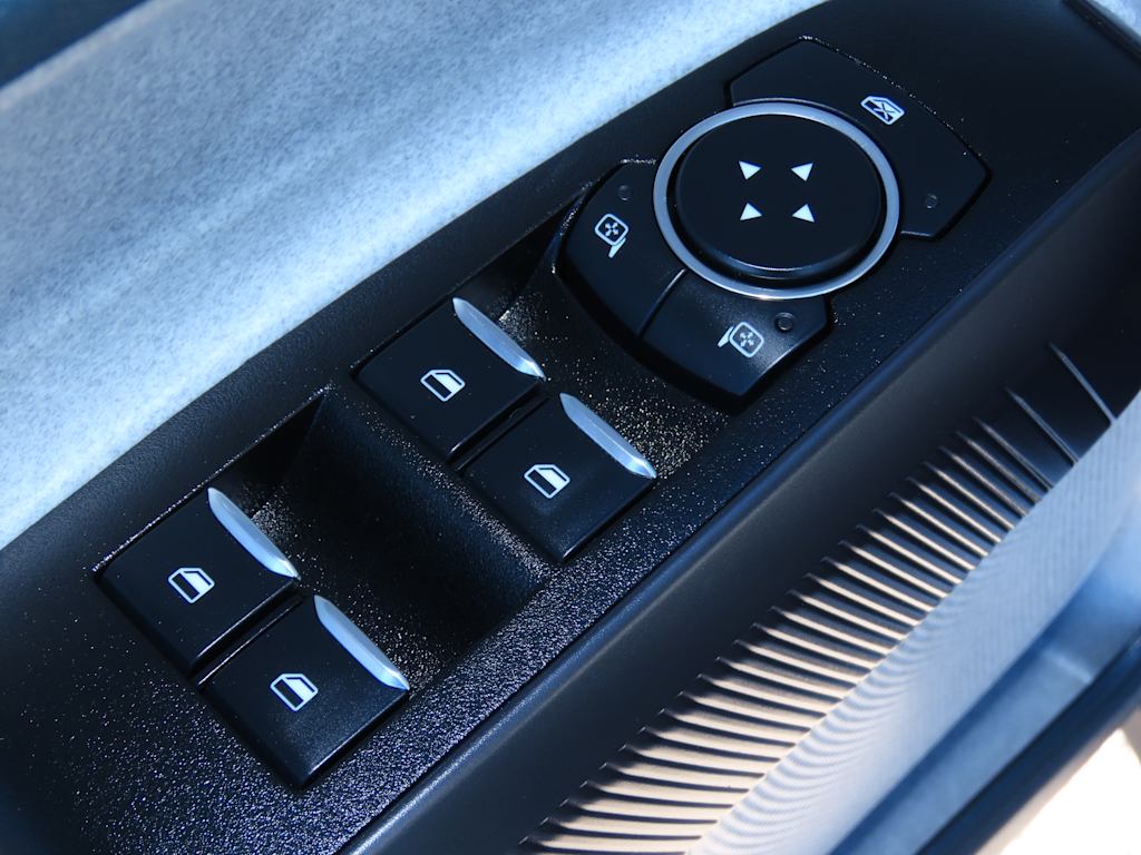 Thumbnail: 2025 Ford Maverick - 25