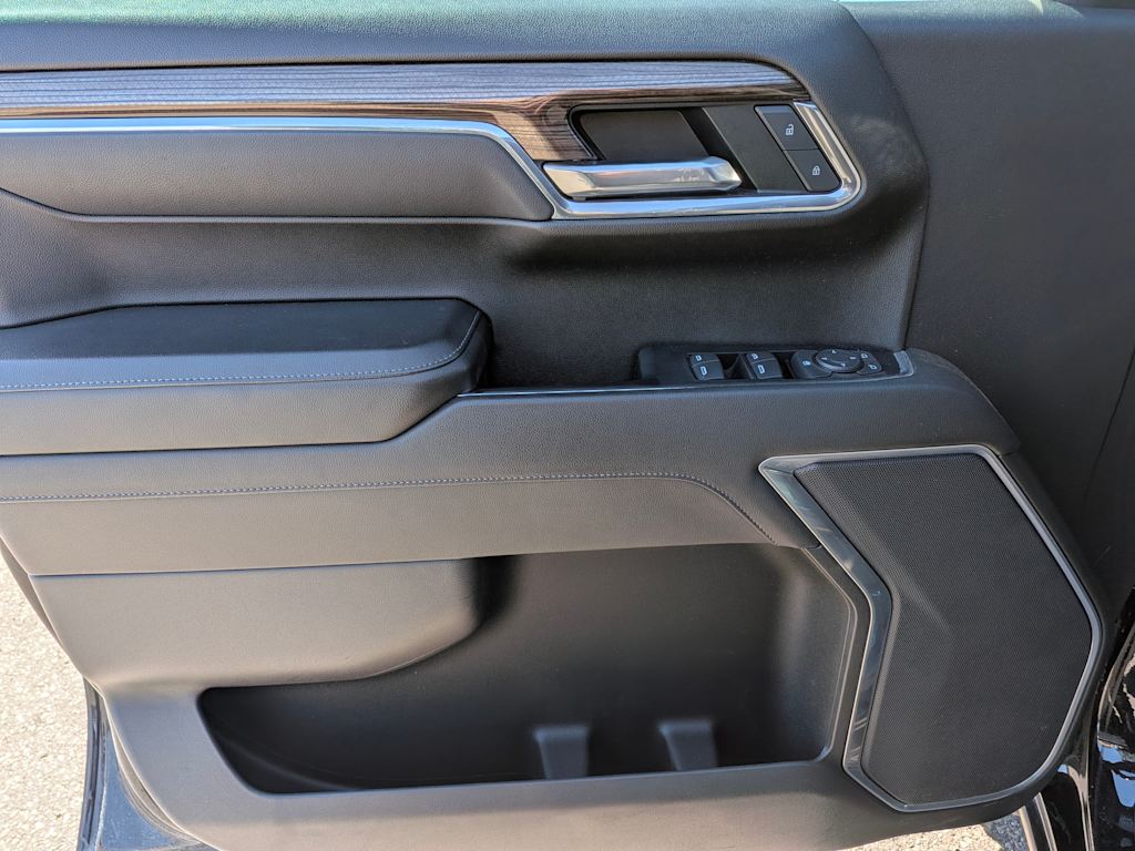 Thumbnail: 2022 Chevrolet Silverado 1500 - 23