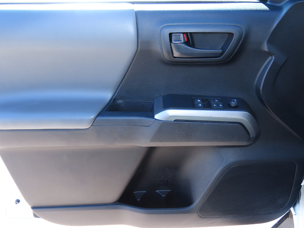 Thumbnail: 2022 Toyota Tacoma - 25