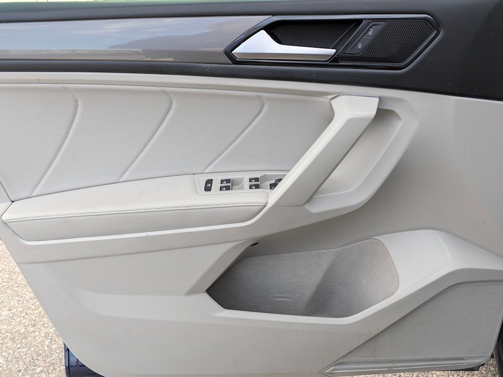 Thumbnail: 2022 Volkswagen Tiguan - 25