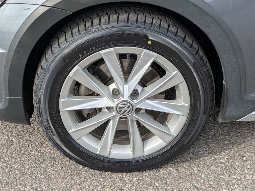 Thumbnail: 2019 Volkswagen Golf - 24