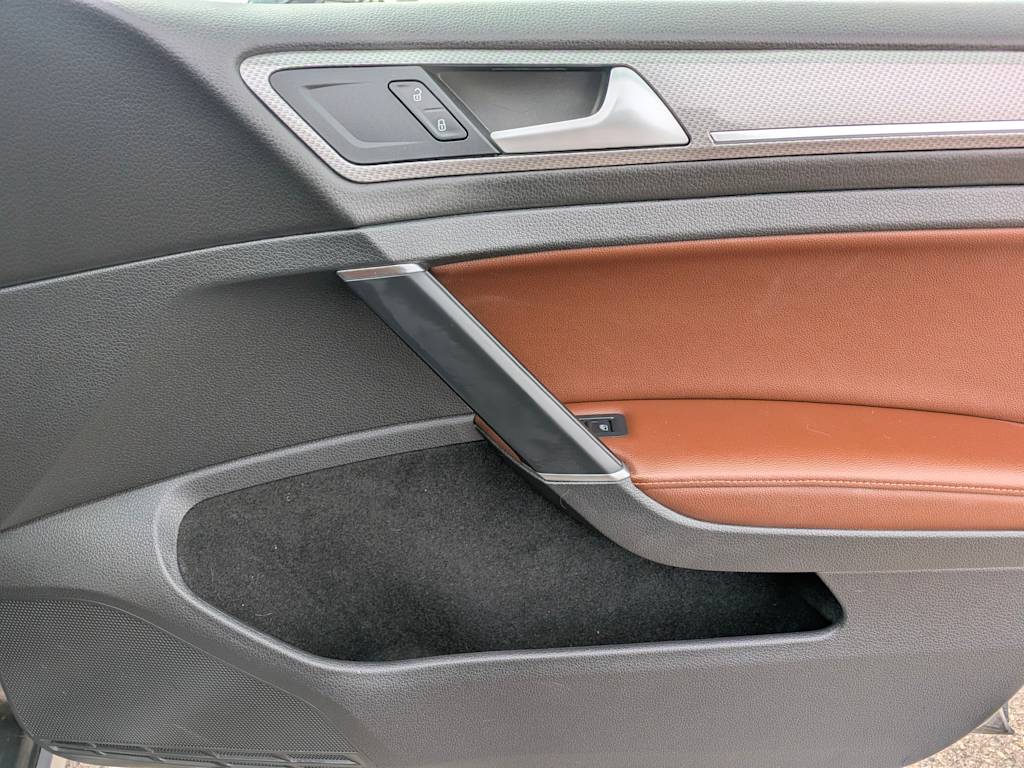 Thumbnail: 2019 Volkswagen Golf - 28