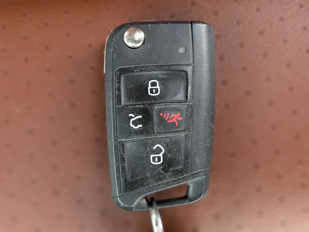 Thumbnail: 2019 Volkswagen Golf - 18