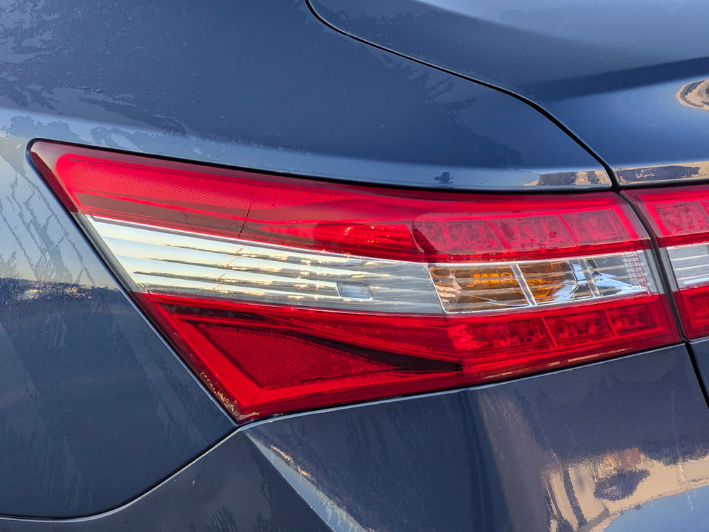 Thumbnail: 2014 Toyota Avalon - 16