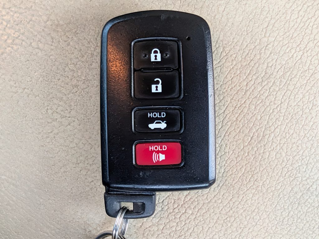 Thumbnail: 2014 Toyota Avalon - 10