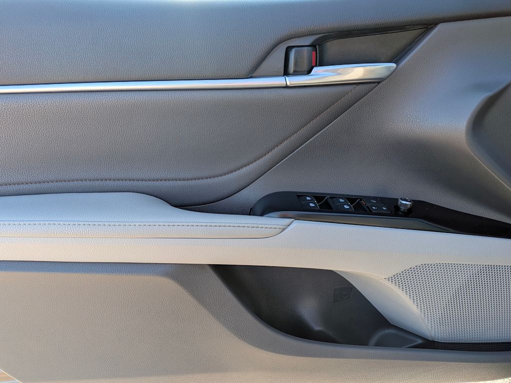 Thumbnail: 2018 Toyota Camry - 24