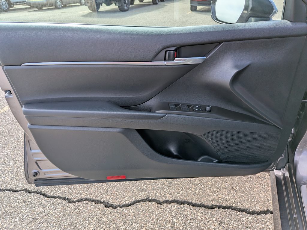 2023 Toyota Camry LE 32