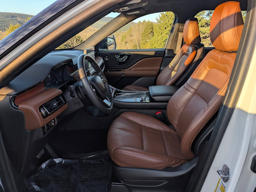 Thumbnail: 2023 Lincoln Aviator - 11