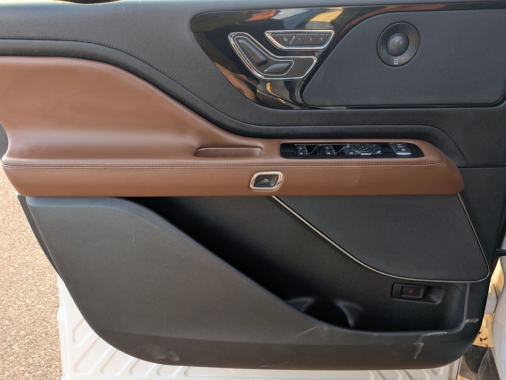 Thumbnail: 2023 Lincoln Aviator - 23