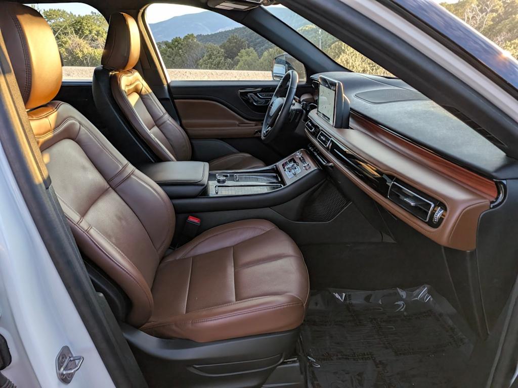 Thumbnail: 2023 Lincoln Aviator - 12