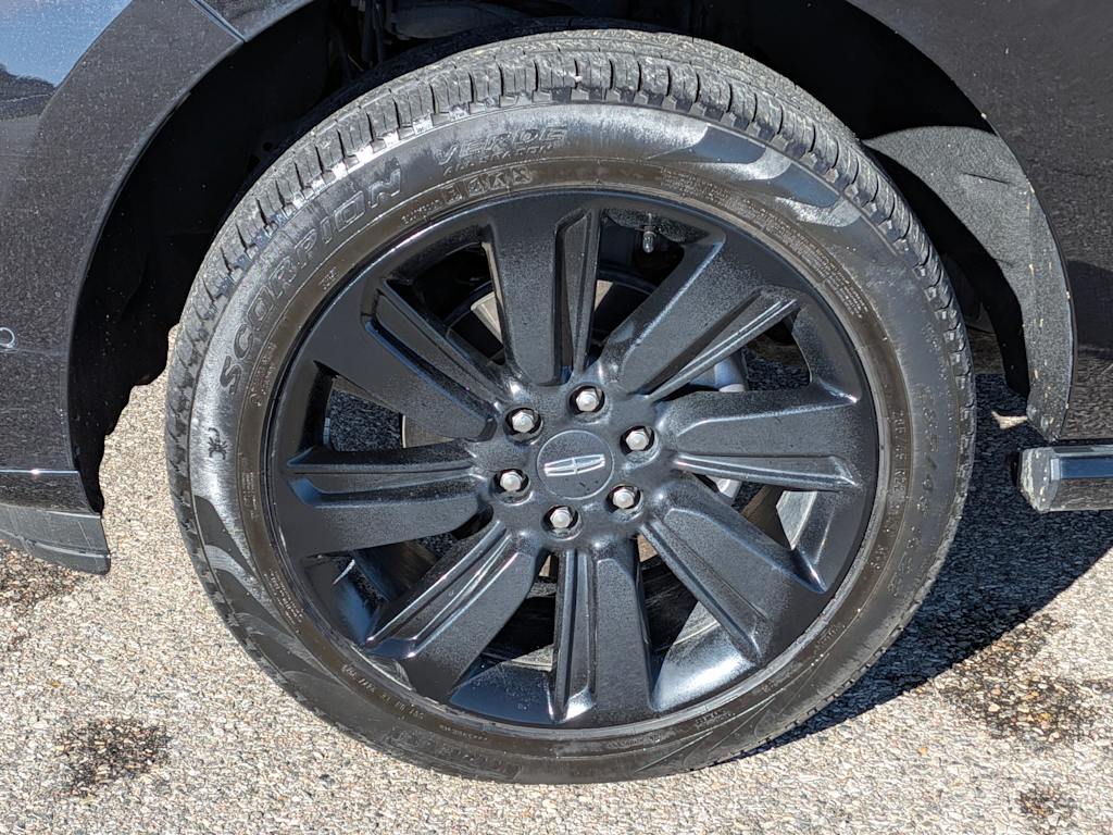 Thumbnail: 2023 Lincoln Navigator - 8
