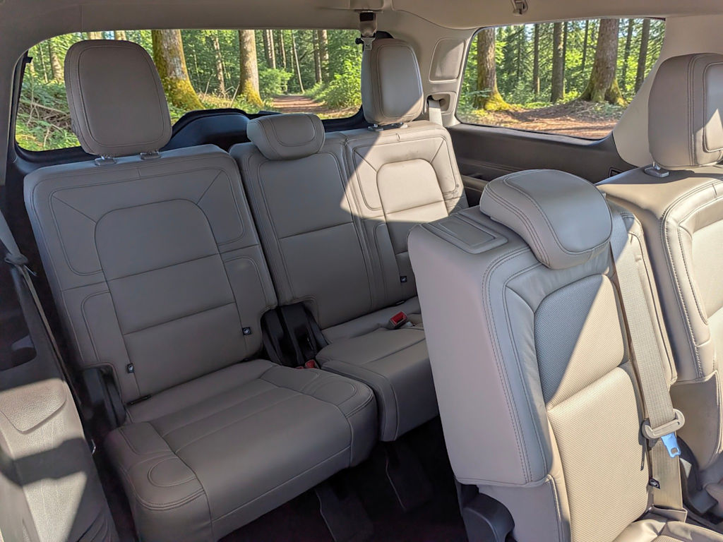 Thumbnail: 2023 Lincoln Navigator - 22