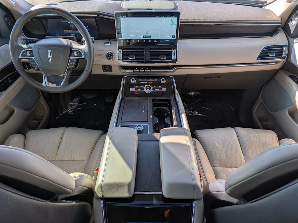 Thumbnail: 2023 Lincoln Navigator - 9