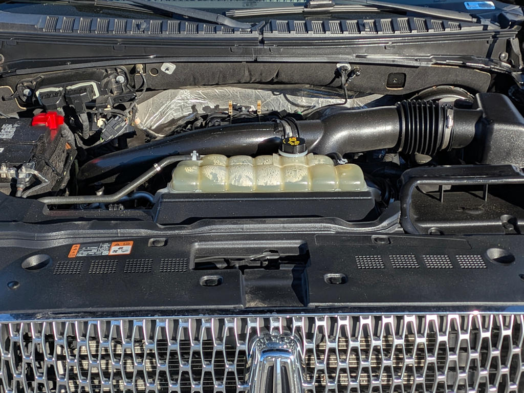 Thumbnail: 2021 Lincoln Navigator - 8