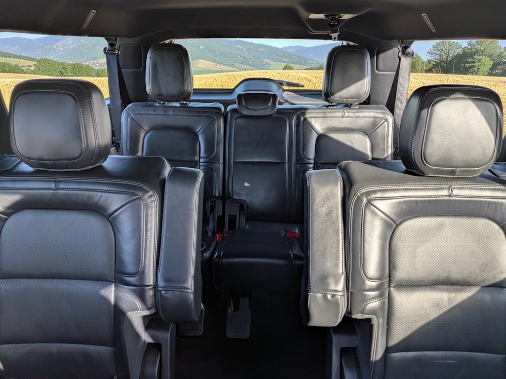 Thumbnail: 2022 Lincoln Navigator L - 26