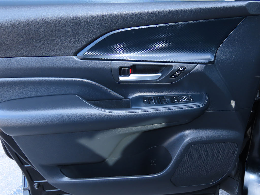 Thumbnail: 2024 Toyota Grand Highlander - 25