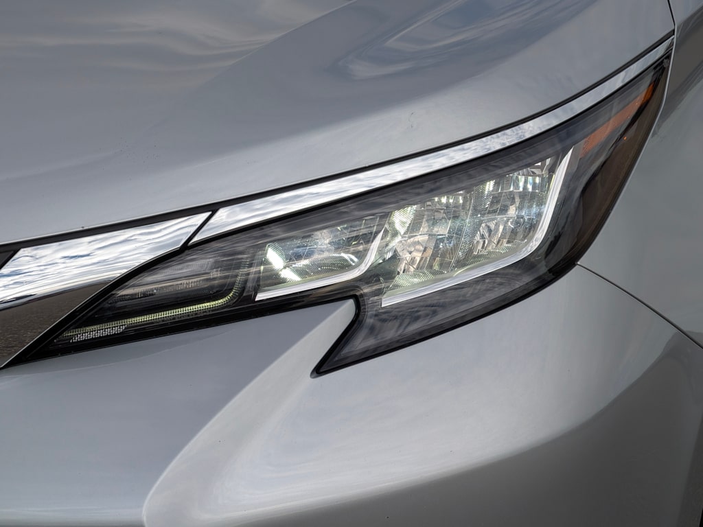 Thumbnail: 2022 Toyota Sienna - 23