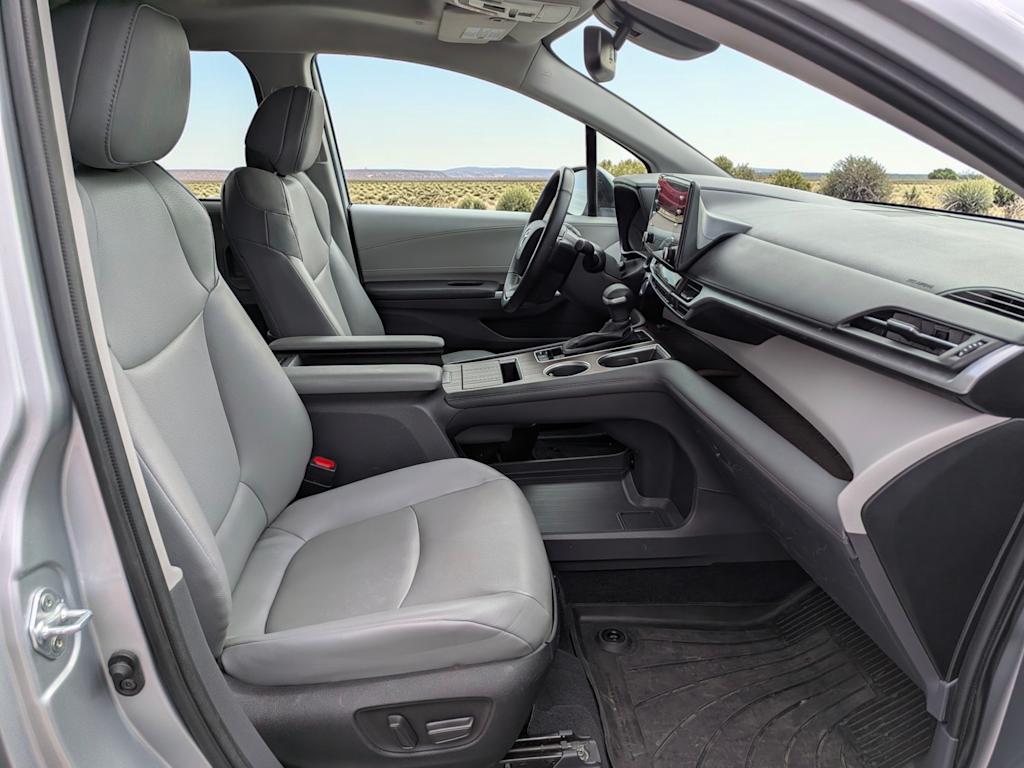 Thumbnail: 2022 Toyota Sienna - 12