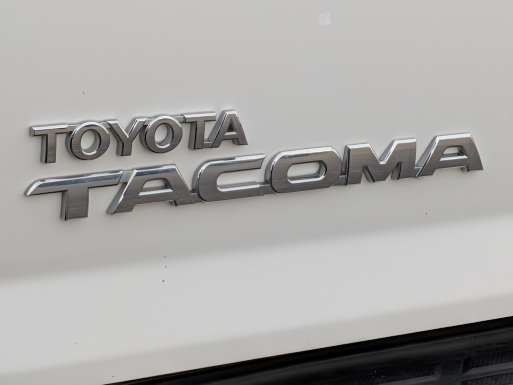 Thumbnail: 2014 Toyota Tacoma - 23