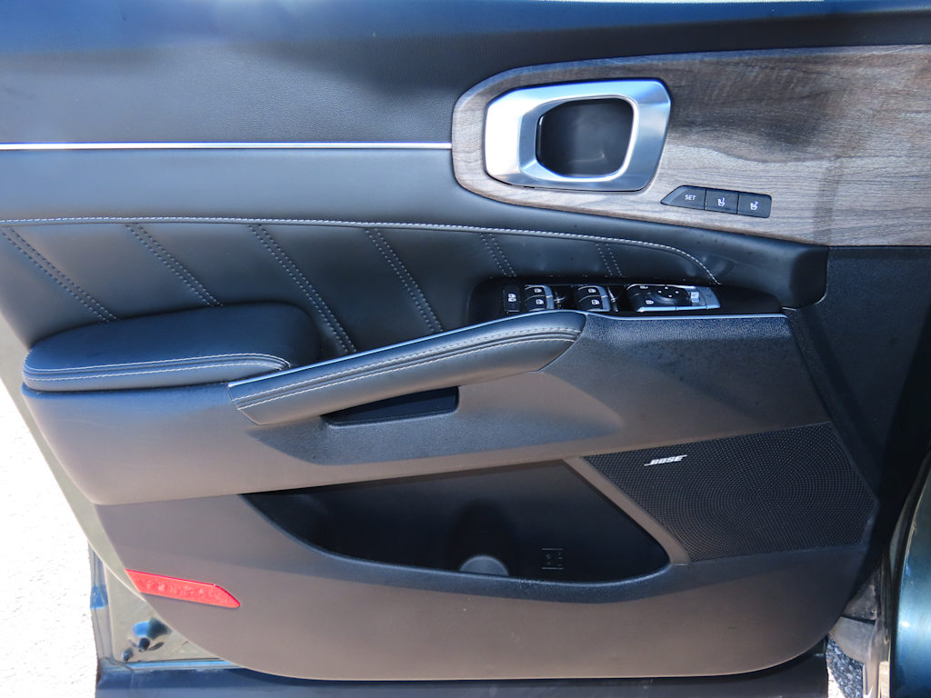 Thumbnail: 2022 Kia Sorento - 25