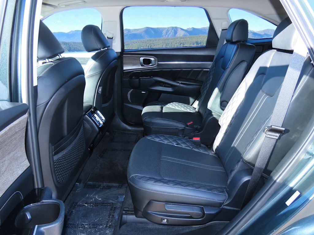 Thumbnail: 2022 Kia Sorento - 13