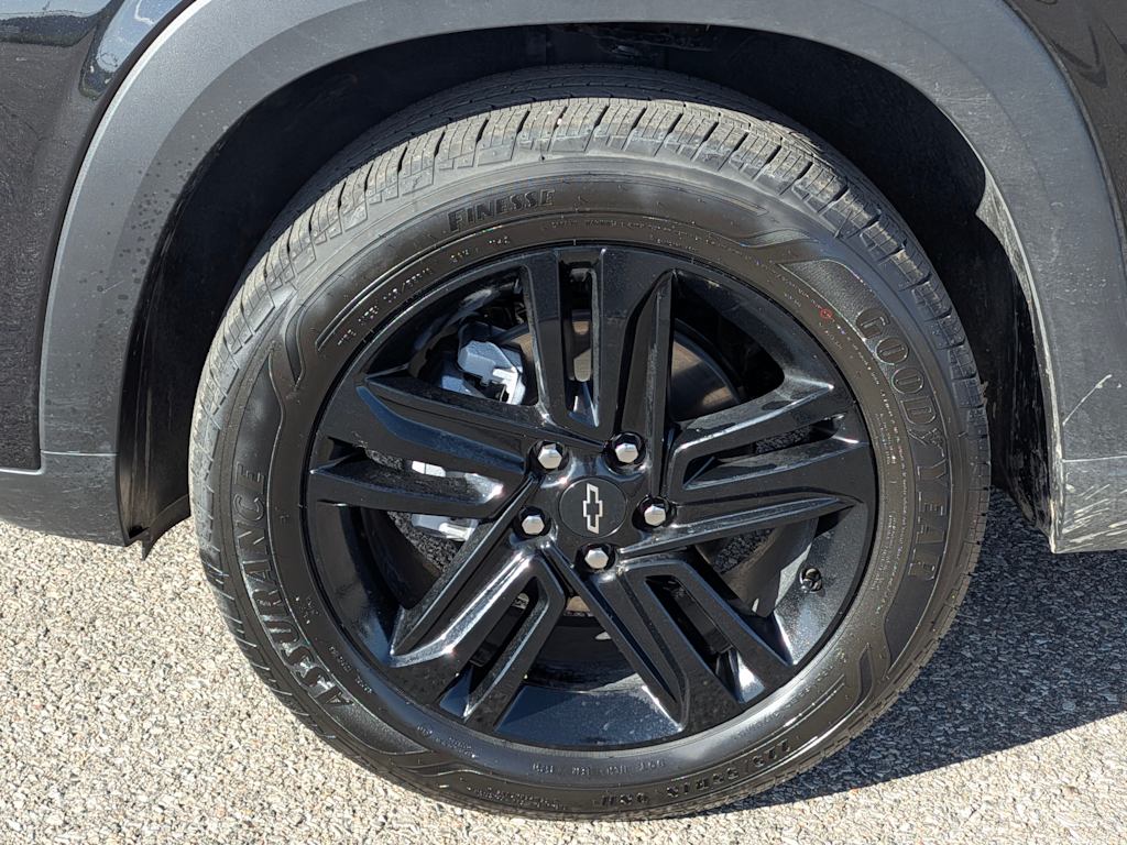 Thumbnail: 2026 Chevrolet Trax - 8
